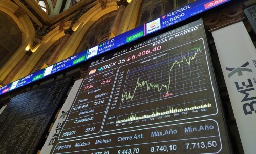 Na burzi se nastavilo usporeno trgovanje, indeksi oslabili