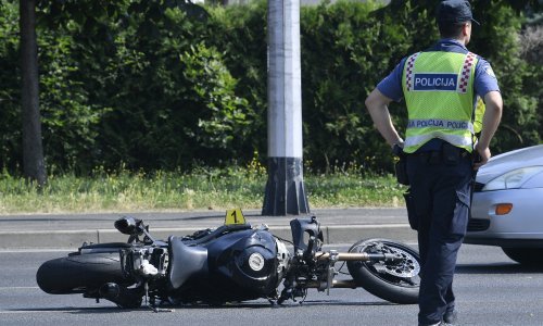 U zadnjih 10 dana poginulih osam motociklista, policijski službenik o današnjoj nesreći: 'Sklop neprilagođene brzine i nepoštivanje crvenog svjetla'
