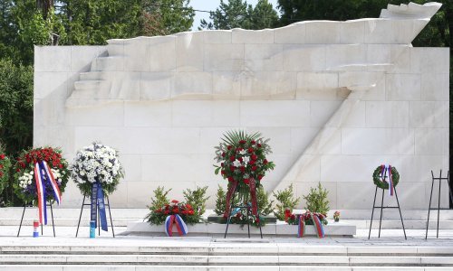 [FOTO/VIDEO] Na Mirogoju položeni vijenci uoči Dana antifašističke borbe