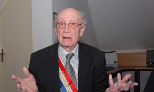 Umro glazbeni pedagog, violist i diplomat prof. Zlatko Stahuljak