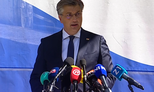 [FOTO] Plenković: Moramo osloboditi pozitivnu energiju i stvoriti bolju, tolerantniju Hrvatsku. Imajmo snage iza sebe ostaviti podjele