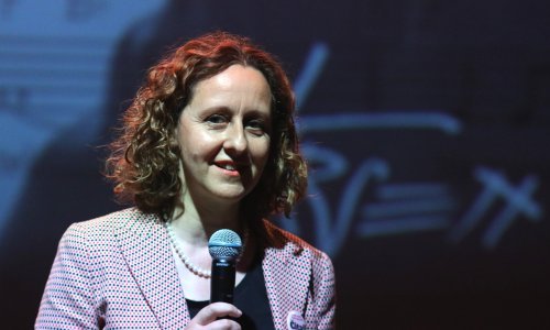 Ministrica Obuljen Koržinek o ljetnim festivalima: Svi će se održati, dio gledališta može biti za one bez covid-potvrde