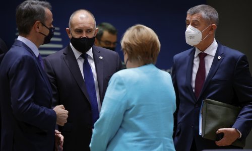 Čelnici EU država odbili ideju Merkel i Macrona: 'Još nije vrijeme za susret s Putinom'