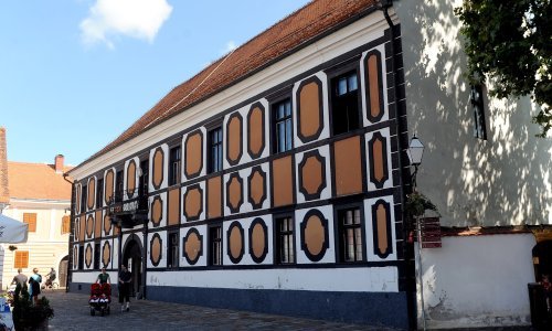 Nova premijera varaždinskog HNK: Kajkavizirana komedija Alda Nicolaja 'Hamlet v hudom saftu'