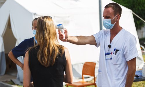 Gotovo polovica novozaraženih u Hrvatskoj danas dolazi iz Zadarske županije. Od 42 slučaja, šest ih se zarazilo na proslavama krizmi