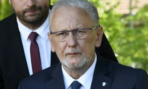 [FOTO] Božinović u Glini: Hrvatski policajci bili prvi heroji obrane od agresora