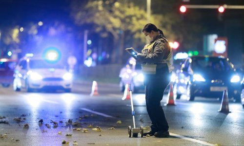 Policija objavila detalje: Motociklist bez vozačke dozvole pretjecao preko pune crte i usmrtio djevojku (20) na pješačkom prijelazu