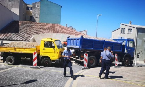 Drama u Makarskoj: Bivši HDZ-ov dogradonačelnik blokira radove aktualnom SDP-ovu gradonačelniku: 'Suludo, ne mogu vjerovati da se takve gluparije događaju'