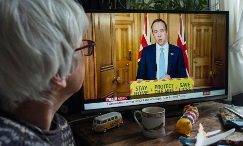 Britanski korona ministar zdravstva dao ostavku jer je u ljubavnom klinču s kolegicom kršio mjeru socijalne distance