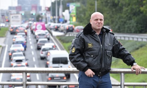 Niz prometnih nesreća u kojima ginu motociklisti ili ih oni uzrokuju, prometni stručnjak: To su 'cafe raceri'. Oni uživaju u opasnosti i u tome da su viđeni. Policija ne može ići na kućne adrese ili ih tražiti od kafića do kafića