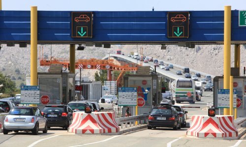 Za Krčki most kolona od deset kilometara, zastoji na autocestama prema kopnu