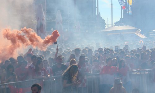 [FOTO] Euforija na Trgu bana Jelačića opasno podsjeća na slavlje u Zadru nakon kojeg je Njemačka tu županiju proglasila rizičnom