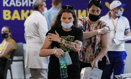 Rusija neće uspjeti cijepiti 60 posto stanovništva do jeseni unatoč nagradnim igrama
