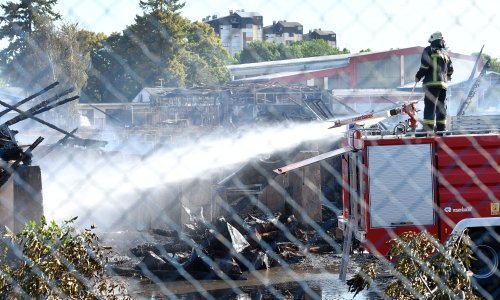 Pružena medicinska pomoć trojici čakovečkih vatrogasaca koji su udisali dim prilikom obuzdavanja velikog požara