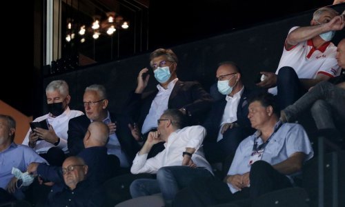 Plenković u Splitu navijao s maskom na licu; otkriveno s kim se nenajavljeno sastao i o čemu su razgovarali