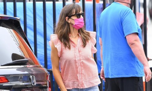 Udobnost prije svega: Jennifer Garner ležeran stajling 'začinila' klompama koje mnogi ne mogu smisliti