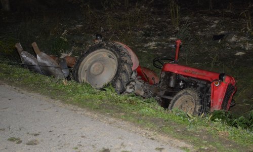Vozeći niz strminu, pao s traktora i poginuo