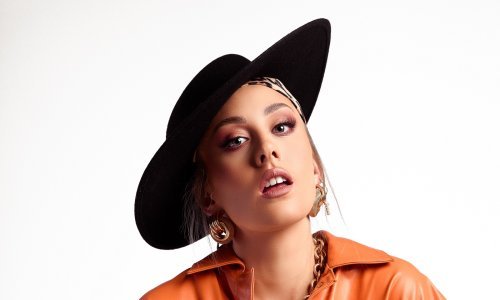 Albina se hvali svojom ljubavnom idilom: Javila se fotografijom s mora, a zasuli je komentarima: 'Je l' to na Hvaru?'