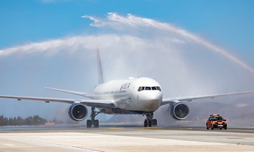 [FOTO] Prvim letom Delta Airwaysa u Dubrovnik stiglo 225 putnika iz New Yorka: 'To su komotni avioni, dobili smo puno pohvala od američkih kolega'