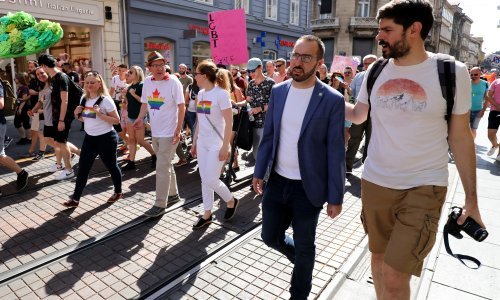 [VIDEO/FOTO] U zagrebačkoj Povorci ponosa, saborski zastupnici i Tomašević: 'Ovo je prvi put da gradonačelnik dolazi na Pride. Nitko ne smije biti diskriminiran na bilo kojoj osnovi'