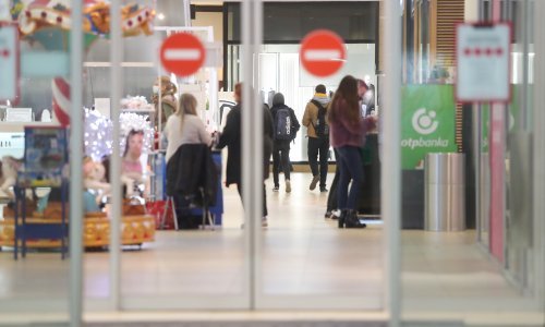 Djeci i maloljetnicima neće trebati covid potvrde za šoping centre
