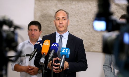 Bartulica: Prioritet u cijepljenju trebaju biti rizične skupine, a ne djeca