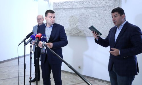 Hrebak organizirao presicu o Grmoji, pa sam Grmoja preuzeo riječ: Prijete smrću meni i mojem djetetu. Dobio sam fotografiju djeteta u lijesu