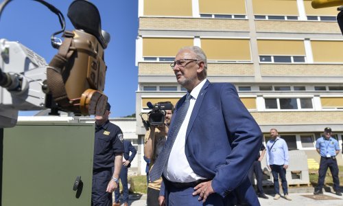 [VIDEO/FOTO] Policija ima osam novih termovizijskih kamera za ilegalne migrante; Božinović se pita kakvi su to migrantski centri koji niču uz našu granicu