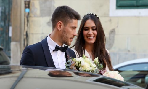 Andrej Kramarić pohvalio se luksuznim odmorom na turskoj obali, ali i otkrio da do rođenja prvog djeteta on i supruga Mia broje sitno