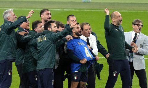 Nevjerojatno zajedništvo krasi Talijane; oni su se i u trenucima euforije sjetili suigrača kojem je sreća okrenula leđa i zbog čije su sudbine neki od njih zaplakali