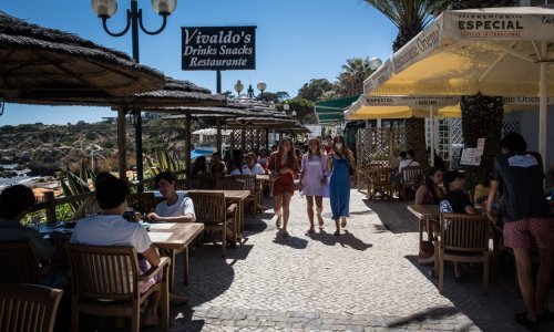 Portugal proširuje upotrebu covid propusnice, potrebna je i za ulazak u restorane. Dnevno imaju preko 3000 novozaraženih