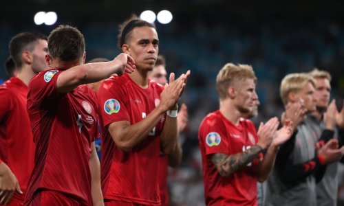 Sramota u polufinalu Eura; užarile se društvene mreže, 'Oko sokolovo' odluku nazvalo 'skandaloznom', a Robert Prosinečki se nije suzdržao: Danci su pokradeni!