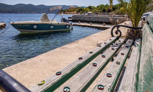 Nova turistička ponuda u mjestu Kučište na poluotoku Pelješcu: Gledajte u more sjedeći na čepovima