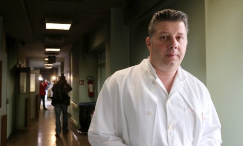 Dr. Perko: Teško stradala osoba u pomorskoj nesreći nakon operacije stabilno; ozlijeđeni stigli u bolnicu u sklopu zlatnog sata