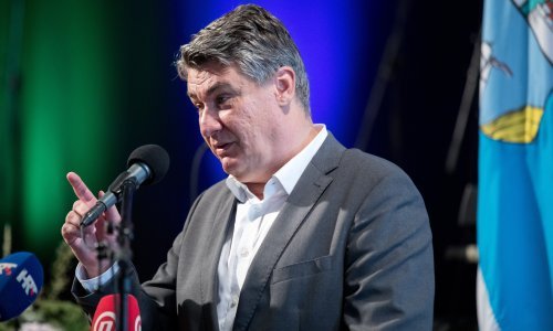 Milanović ekspresno odgovorio Dežuloviću, nazvao ga 'provincijalnim hejterom rođenim u ekstatičnom bonusu Dalmacije, gdje i budale djeluju bistro'