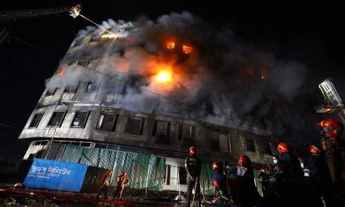 Požar u tvornici u Bangladešu: Troje mrtvih, deseci ranjenih. Strahuje se da je žrtava puno više