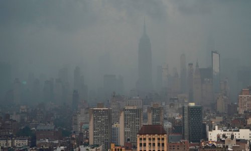 Obilne kiše paralizirale New York, podzemna željeznica pliva pod vodom, vozači zaglavljeni na cestama