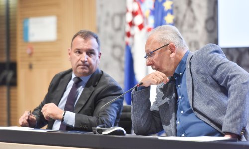 [VIDEO] Božinović objavio nove mjere za Jadran: Na okupljanju najviše 50 ljudi, na svadbama njih najviše 15! S covid-potvrdama je druga priča