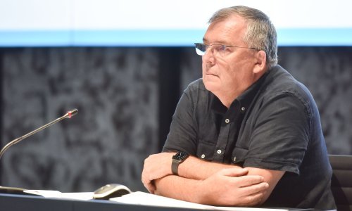 [VIDEO/FOTO] Članovi Stožera skinuli maske pa odgovarali na niz neugodnih pitanja; Capaka posebno razljutili iz KB-a Dubrava zbog iznošenja podatka o osmero mrtvih s dvije doze cjepiva: To je neodgovorno!