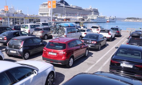 Kroz splitske luke ovoga vikenda prolazi oko 70 tisuća putnika