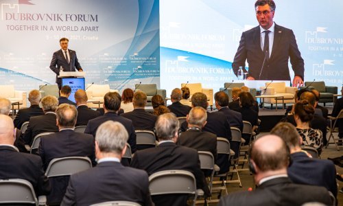 [FOTO] Plenković na Dubrovnik forumu o 'najmudrijem potezu' EU čelnika, pohvalio i kineskog premijera: 'Dovoljan je bio jedan poziv...'