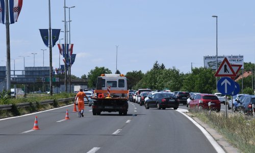 Prometna nesreća između tunela Sveti Rok i Ledenik