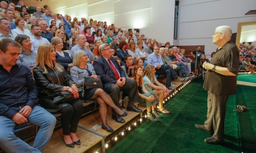 Preminuo Nenad Šegvić, nezaobilazna figura u umjetničkom i kazališnom životu Rijeke