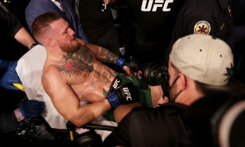Nakon operacije oglasio se Conor McGregor; otkrio je koliko će dugo biti na štakama, a nije ni propustio 'bocnuti' suparnika