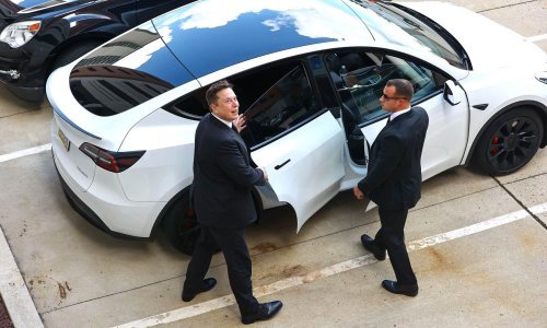 Elon Musk upozorava vlasnike Tesle: Budite paranoični kad je sigurnost u pitanju