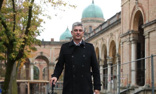 [FOTO] USKOK i policija objavili još neke detalje o privođenju direktora zagrebačkih Gradskih groblja: Uhićeno je pet osoba