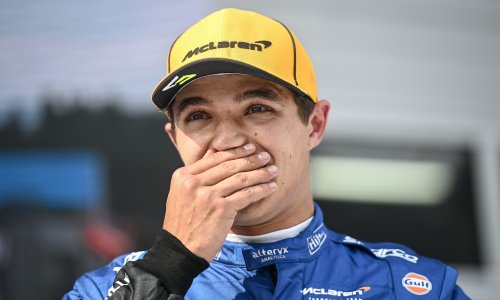 Najugodnije iznenađenje Formule 1 po prvi puta u životu otišlo na nogometnu utakmicu pa proživljelo užas koji će teško zaboraviti; oglasili se iz momčadi