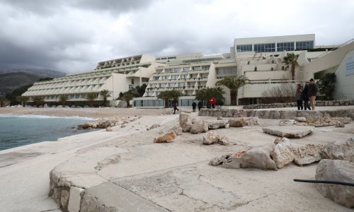 More na dubrovačkoj plaži hotela President onečišćeno fekalijama