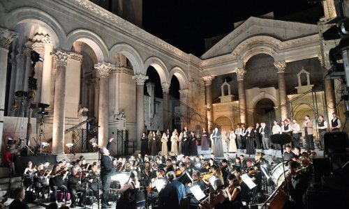 [FOTO] Svečanost na Peristilu: Premijerom opere 'Cavalleria rusticana' otvoreno 67. Splitsko ljeto