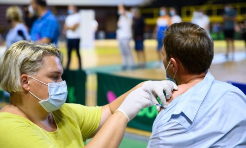 Rast sve veći: Broj novozaraženih koronom opasno se približio 200, pogledajte kakva je situacija u bolnicama